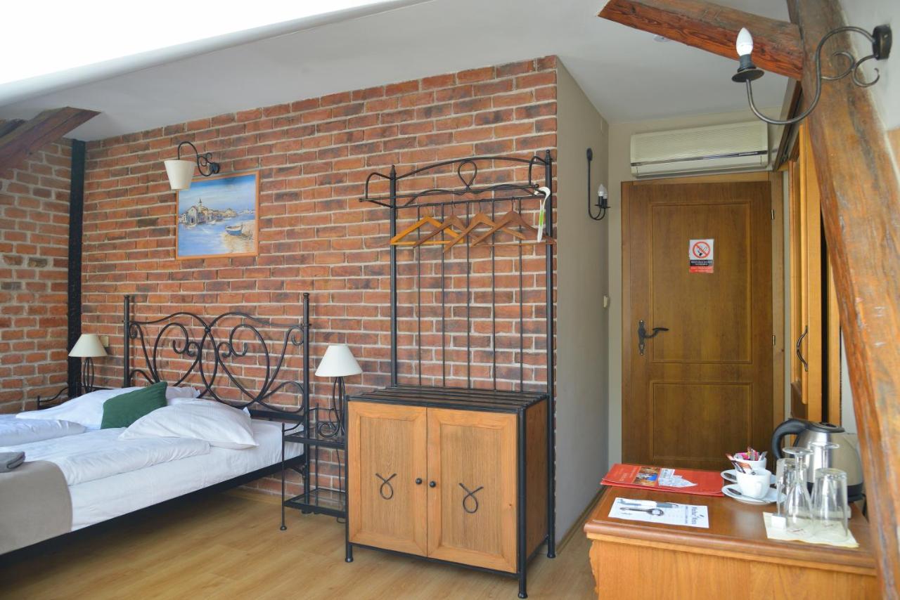 Hotel Via Ironia Vysoké Mýto エクステリア 写真