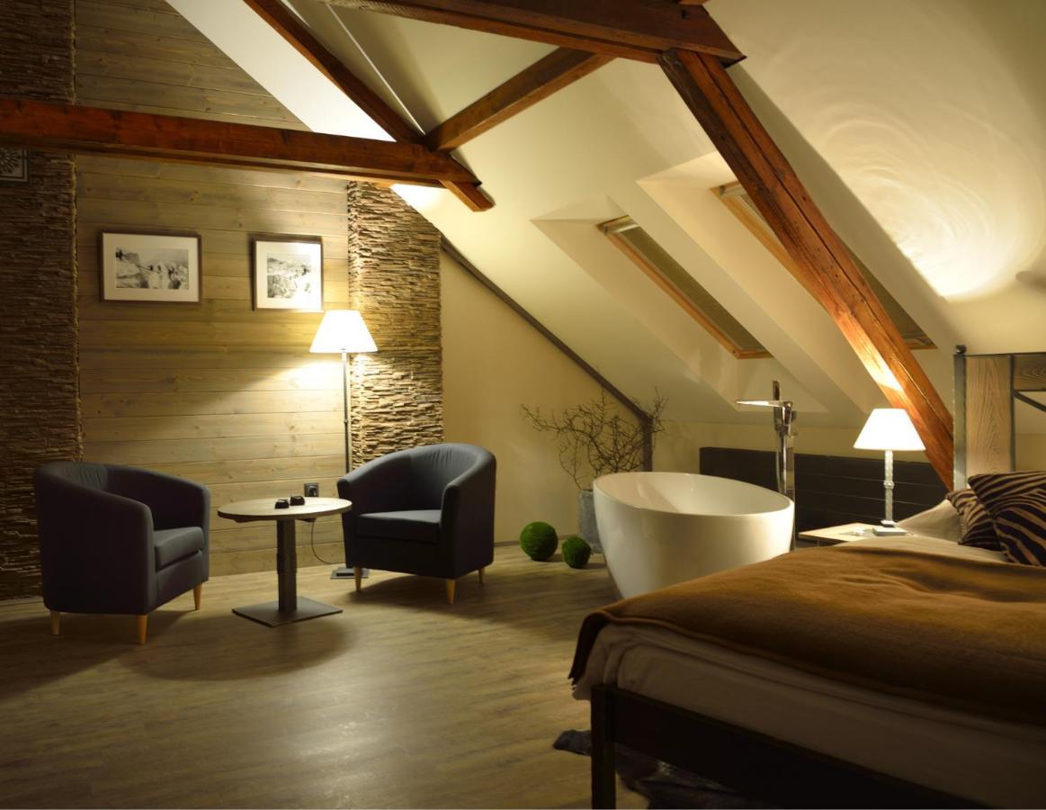 Hotel Via Ironia Vysoké Mýto エクステリア 写真