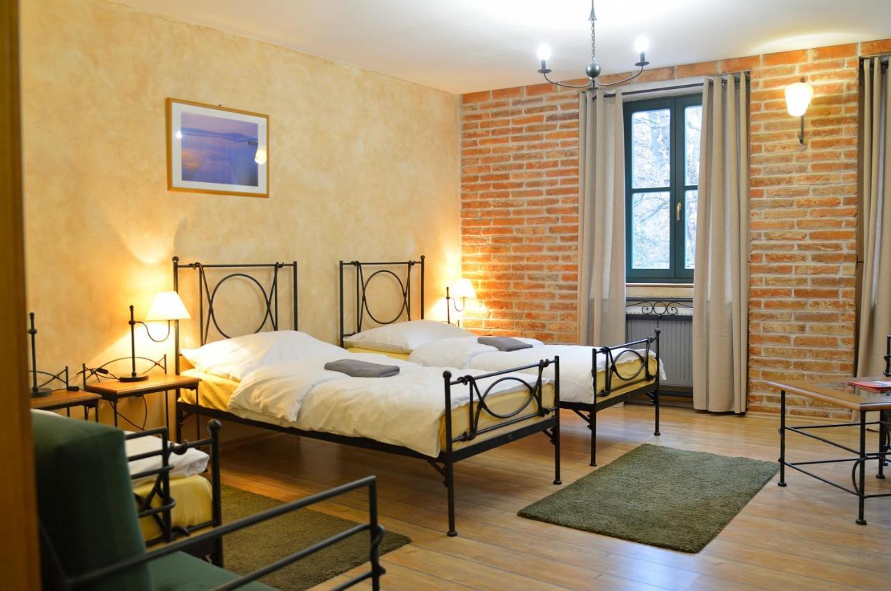 Hotel Via Ironia Vysoké Mýto エクステリア 写真