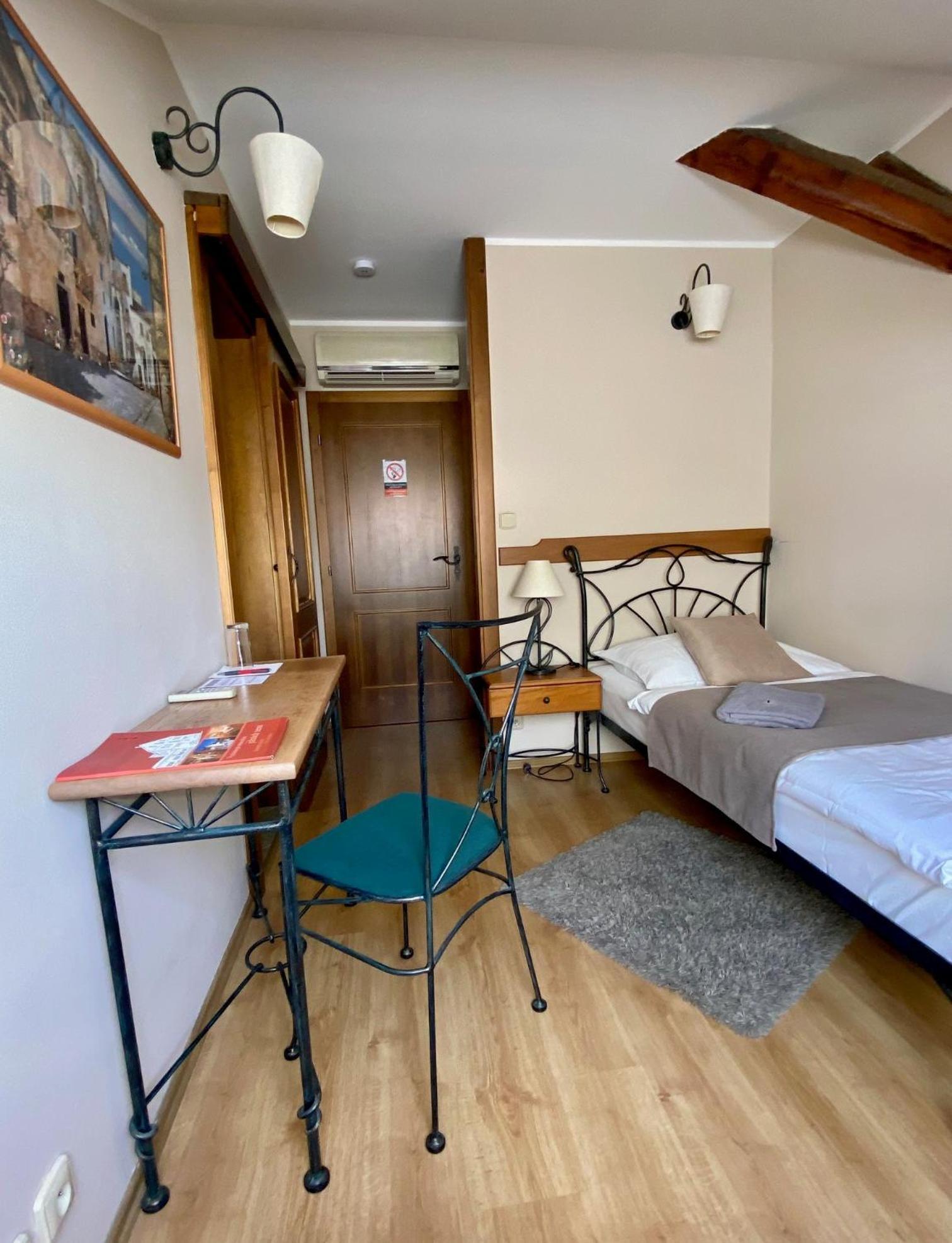 Hotel Via Ironia Vysoké Mýto エクステリア 写真