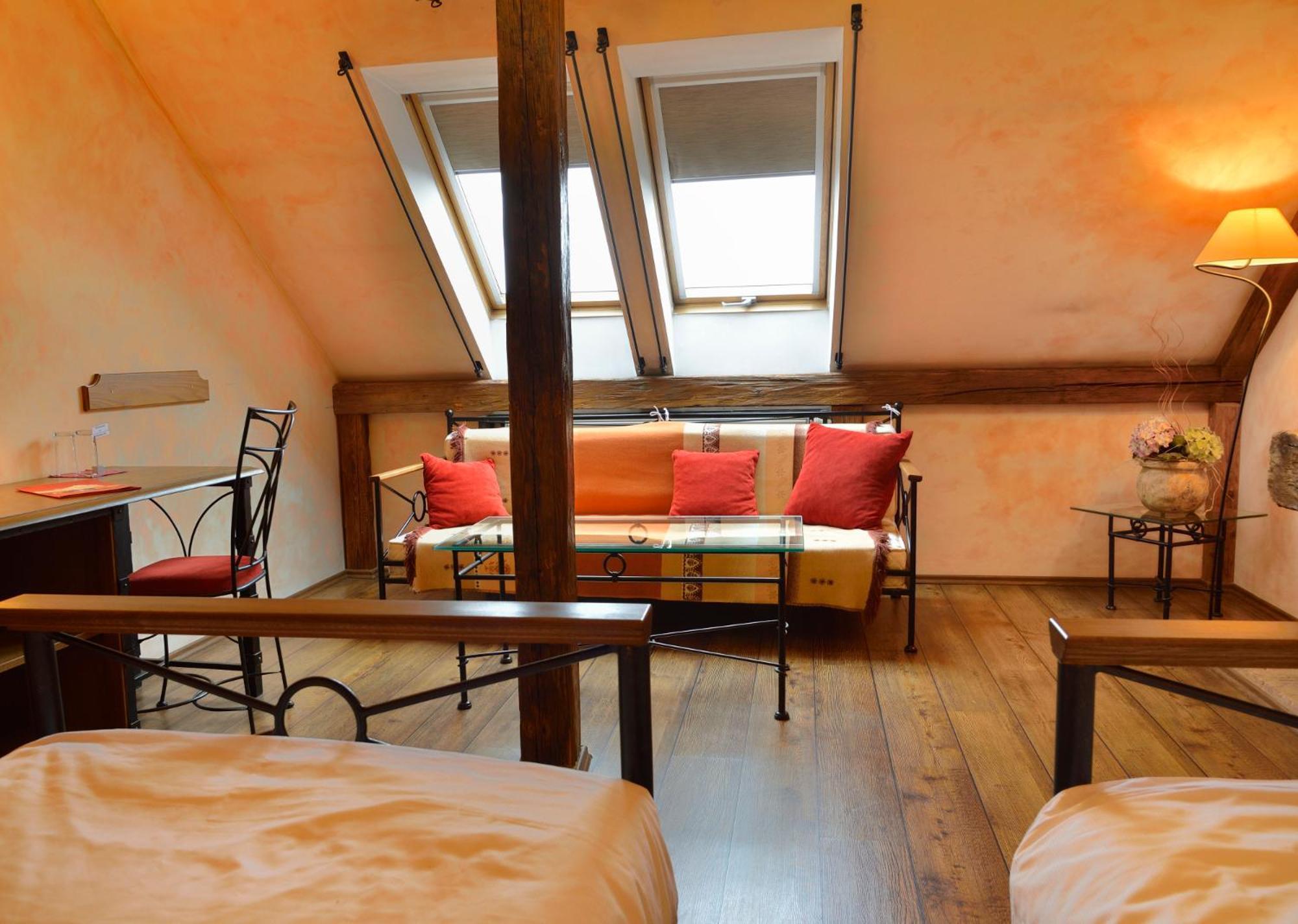 Hotel Via Ironia Vysoké Mýto エクステリア 写真