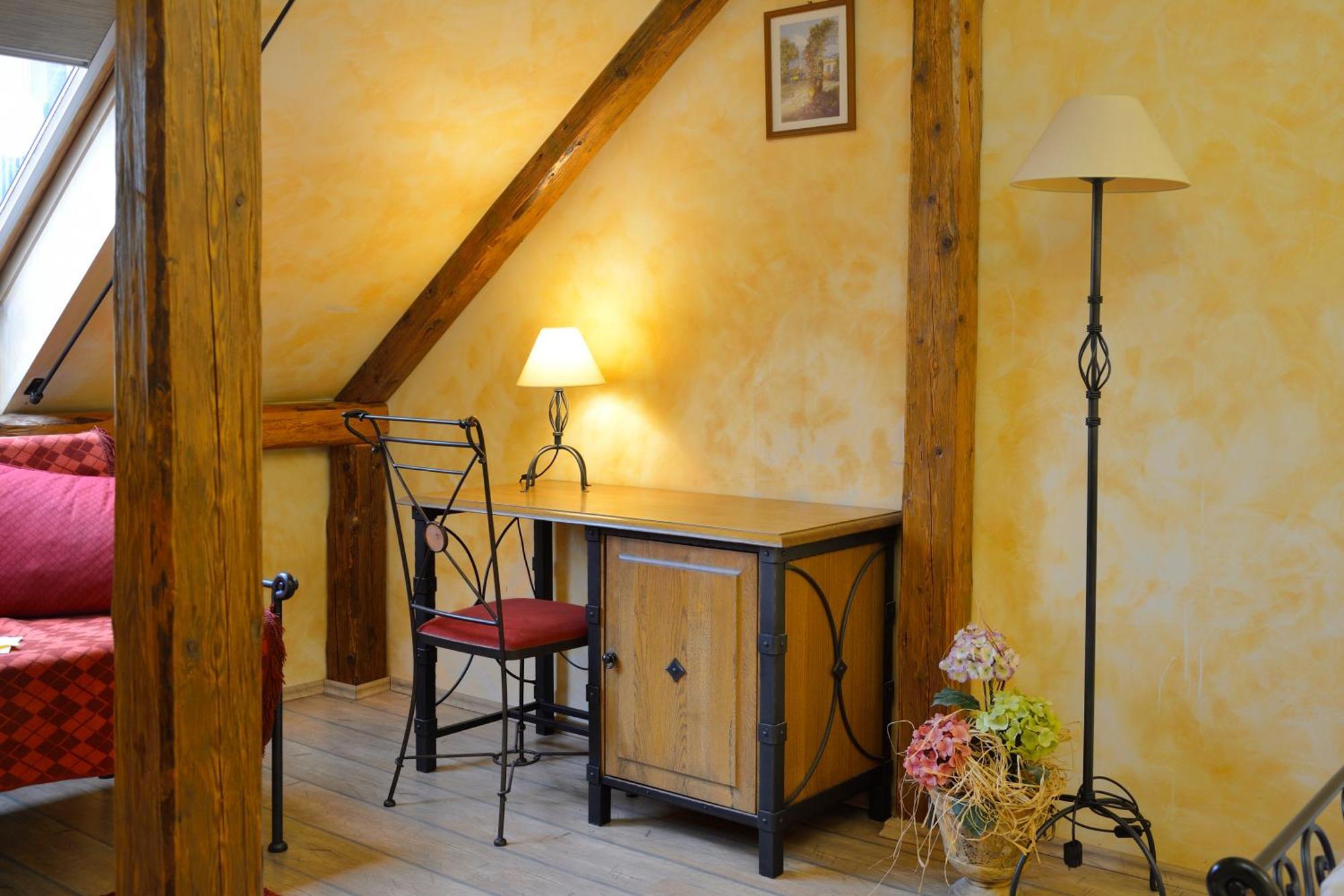 Hotel Via Ironia Vysoké Mýto エクステリア 写真