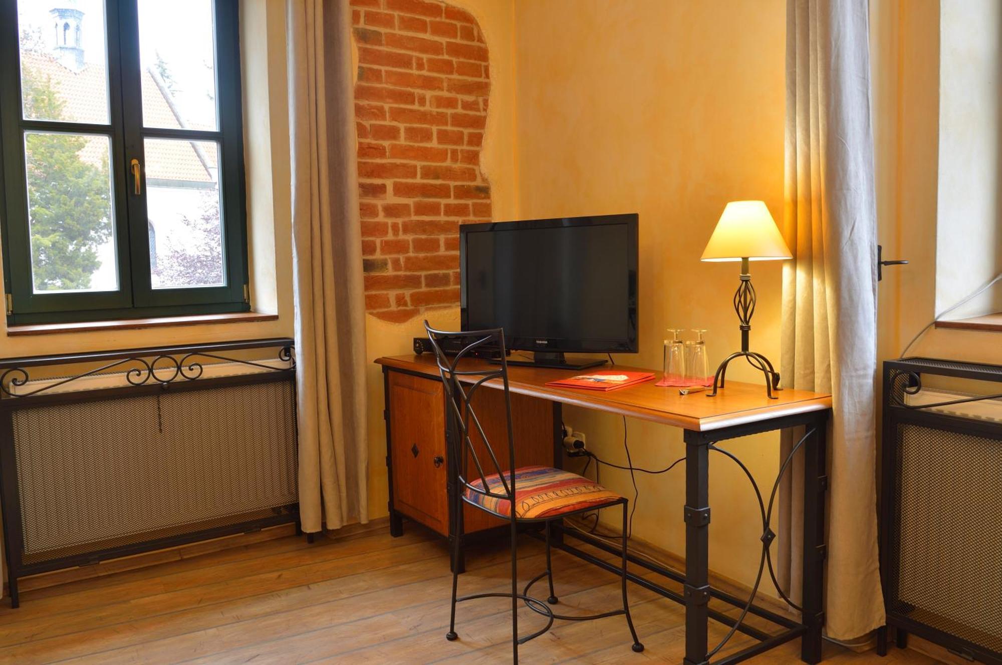 Hotel Via Ironia Vysoké Mýto エクステリア 写真