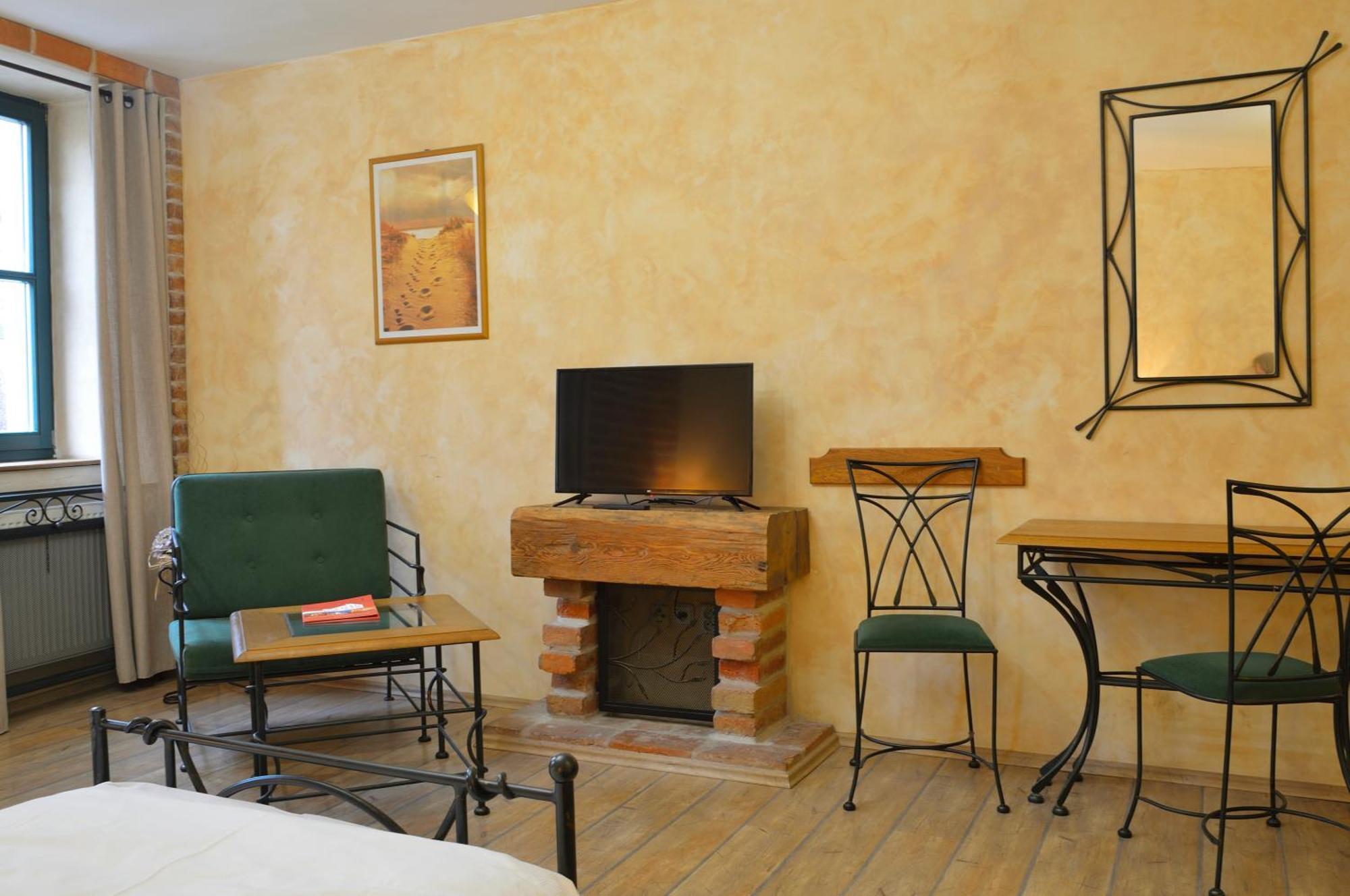 Hotel Via Ironia Vysoké Mýto エクステリア 写真